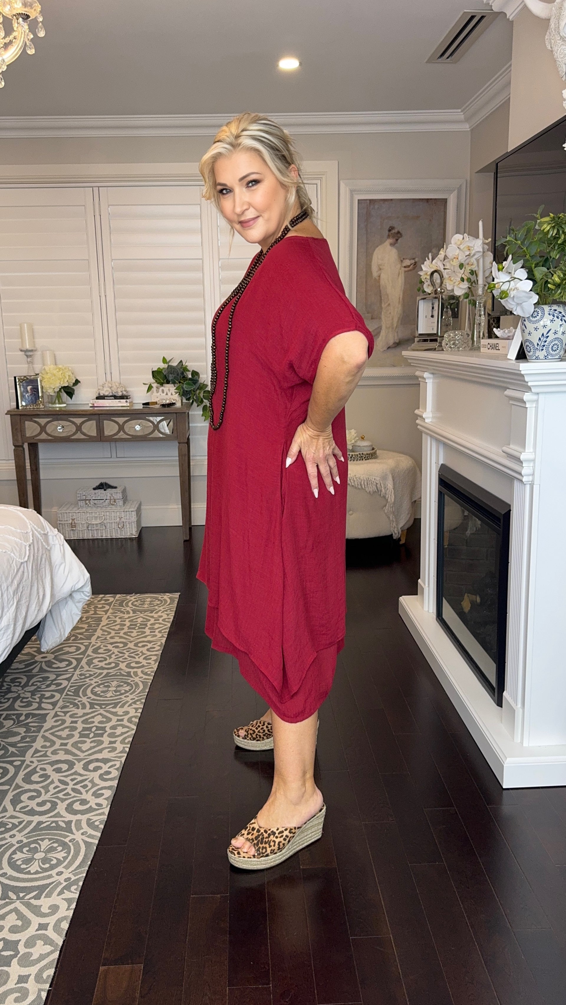 NEW Colour Chelsea Dress in Dark Red – White Amber Label